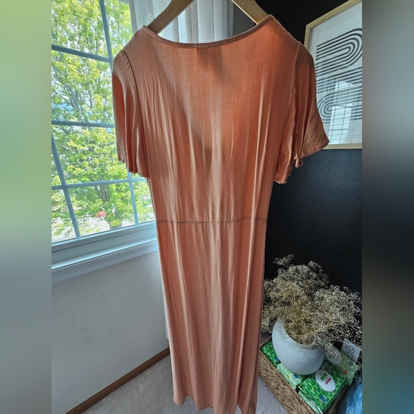 Mimi Chica Soft Peach V-Neck Top - Picture 2 of 6